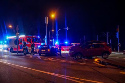 Stuttgart Sillenbuch: Schwerer PKW Unfall auf Kreuzung